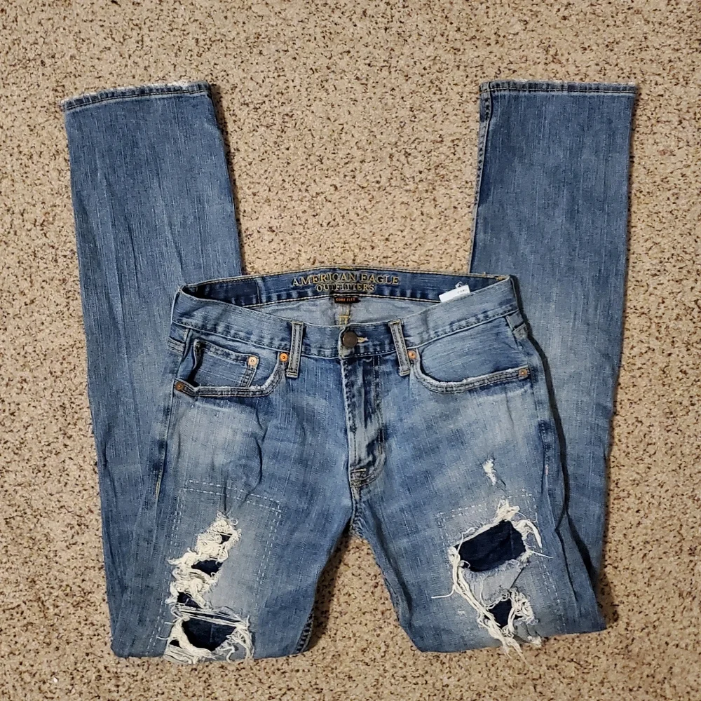 American Eagle Outfitters Core Flex Distressed PaLight Denim Slim Straight Jeans